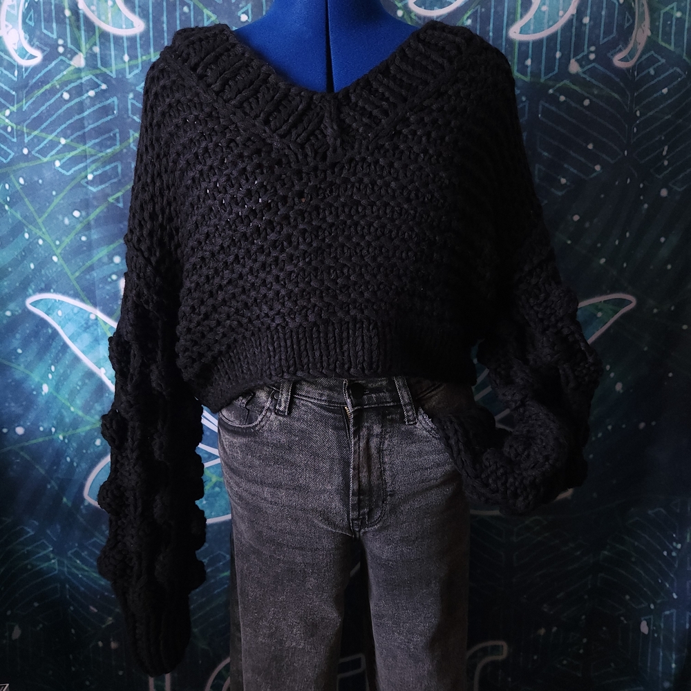 Hera Collection Black Statement Sleeve Crop Sweater Chunky Knit Size Small